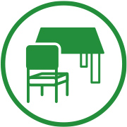 >テーブルや椅子、出入り口の取っ手等こまめにアルコール除菌してます。